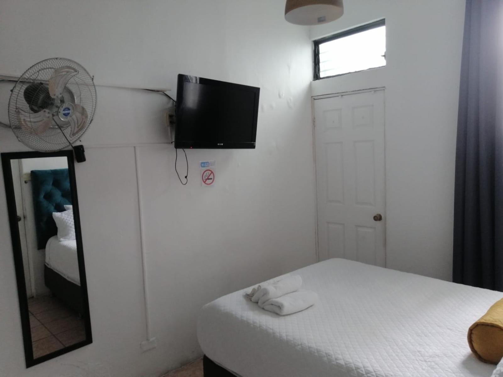 Global Airport Inn Free Shuttle Guatemala Exterior foto